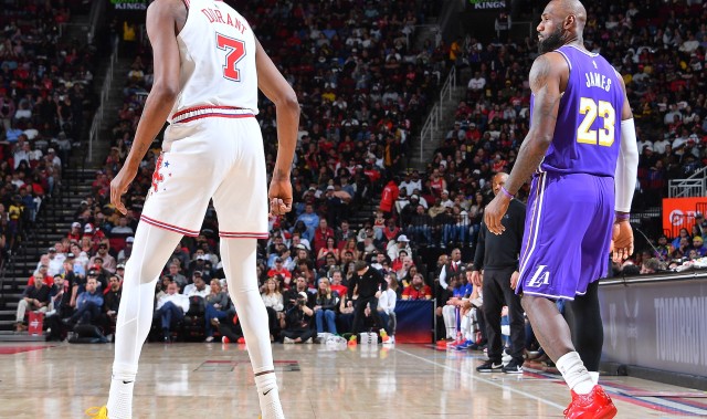 虎扑电竞官方入口-东里场均56.8分13.8助！湖人真正意义残阵 湖火实力对比几几开？